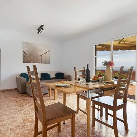 Дом отдыха Spacious With Private Terrace