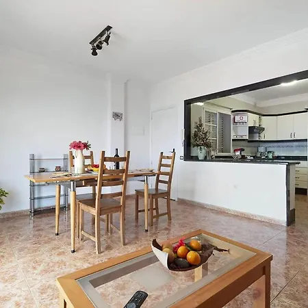Spacious With Private Terrace Дом отдыха *
